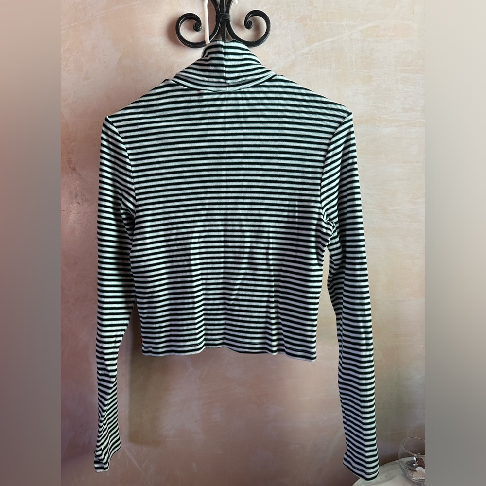 Levi’s cropped turtleneck striped sweater